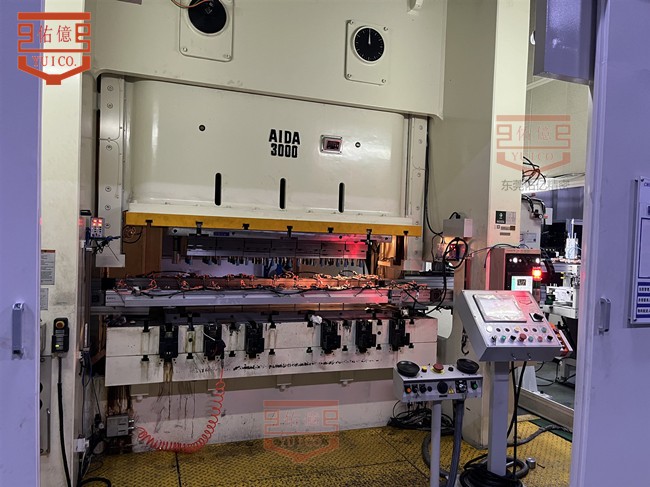 BMW屏蔽罩汽車零部件多工序沖壓三次元機械手12工位自動化沖壓生產線功能講解