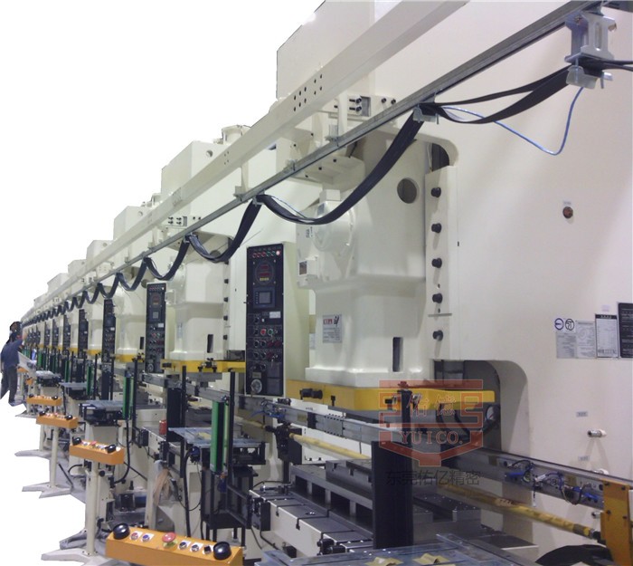 連桿式機械手在多工序沖壓自動化中有哪些作用？